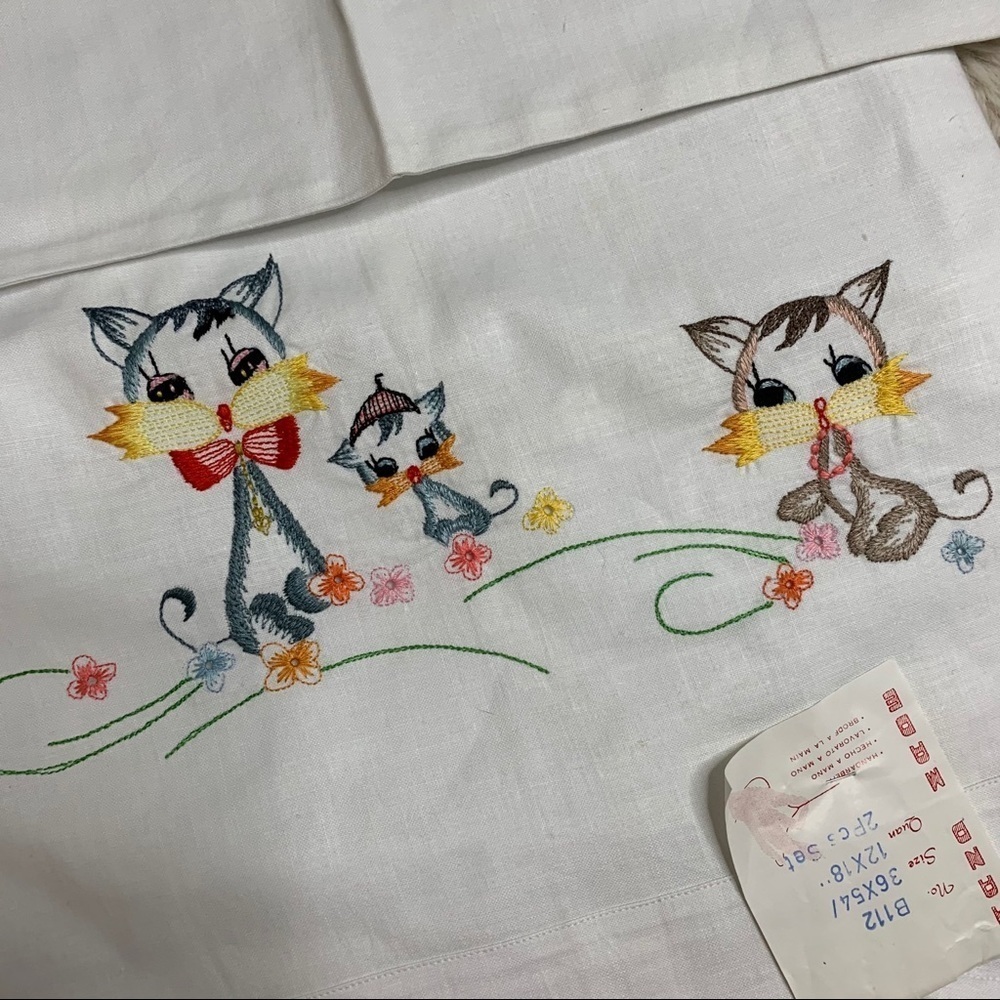 Vtg. Baby Crib Sheet Pillow Case Hand Embroidery - Picture 2 of 7